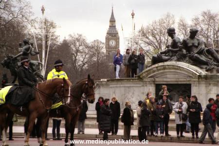 N0547 London 2001