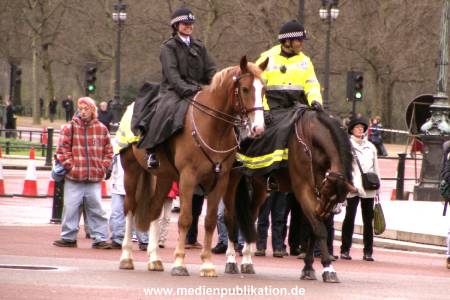N0548 London 2001