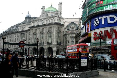 london 2003 picadilly 001