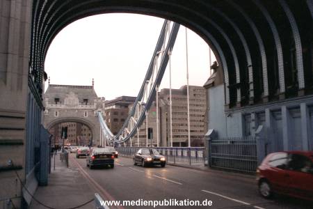 N0676 London 2001