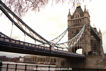 N0677 London 2001