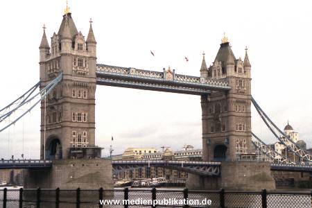 N0687 London 2001