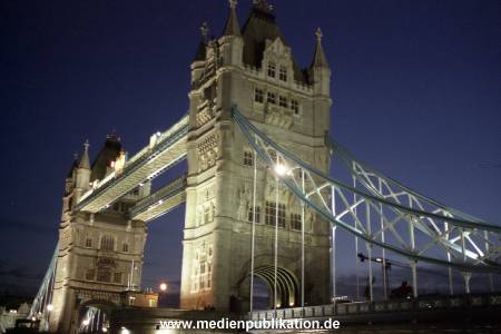 N0745 London 2001