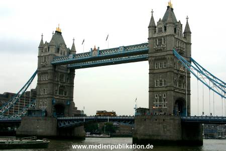 london 2003 towerbridge 004