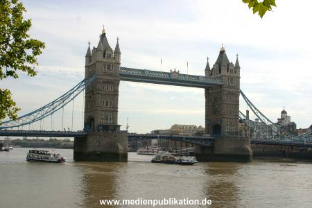 london 2003 towerbridge 008