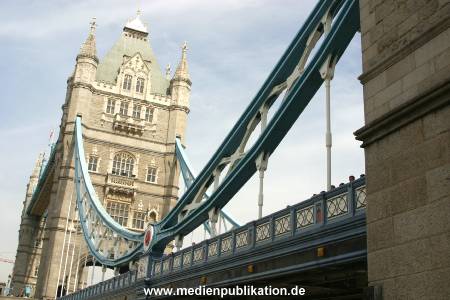 london 2003 towerbridge 016