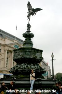 london 2003 picadilly 002