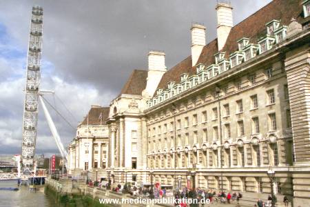 N0664 London 2001