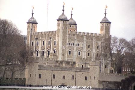 N0672 London 2001