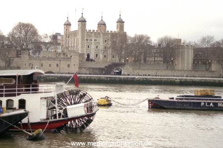 N0674 London 2001