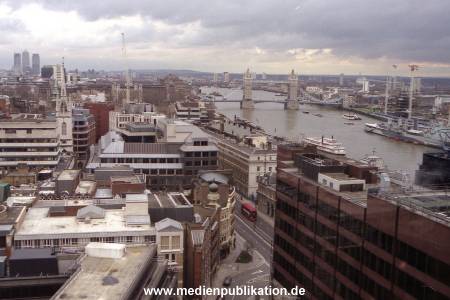 N0693 London 2001
