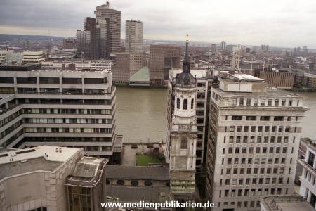 N0694 London 2001