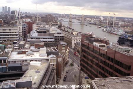 N0696 London 2001