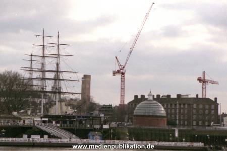 N0751 London 2001