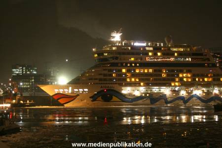 Aida Blue 09022010 004