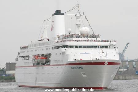 Queen Mary 2 25082006 018