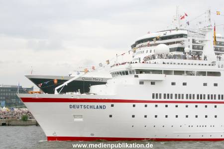 Queen Mary 2 25082006 032
