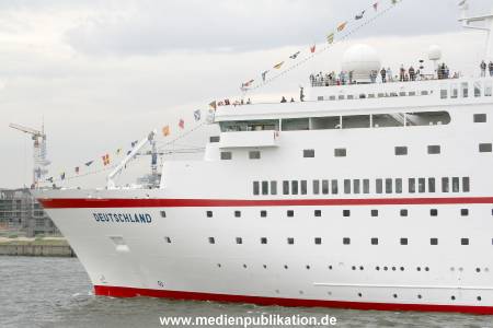 Queen Mary 2 25082006 035