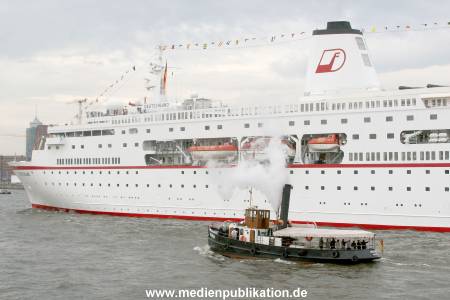 Queen Mary 2 25082006 038