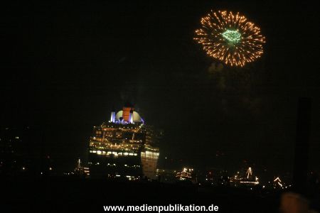 QM2 Abfahrt 01082005 015