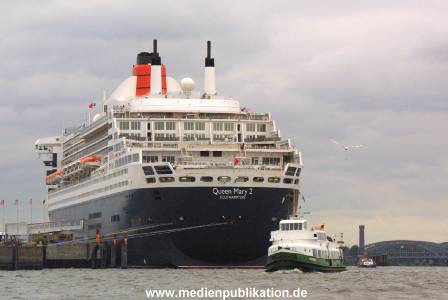 QM2 Anleger 01082005 006