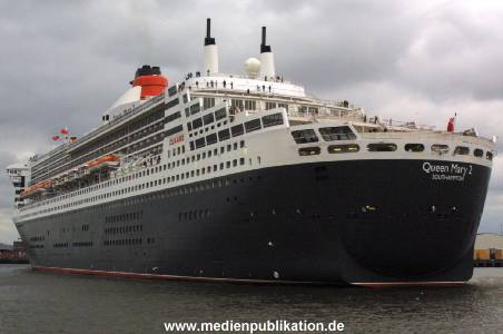 QM2 Anleger 01082005 011