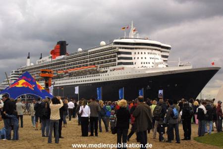 QM2 Anleger 01082005 017