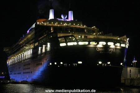 Queen Mary2 31072008 009