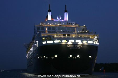 Queen Mary2 31072008 017
