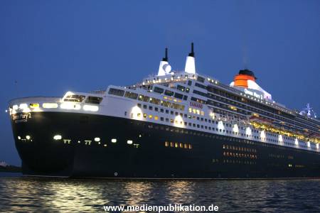 Queen Mary2 31072008 018