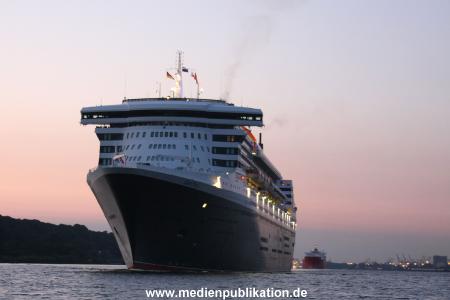 Queen Mary2 31072008 026