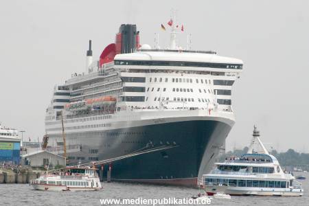 Queen Mary 2 25082006 009