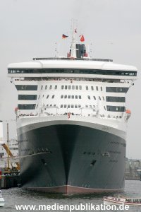 Queen Mary 2 25082006 010