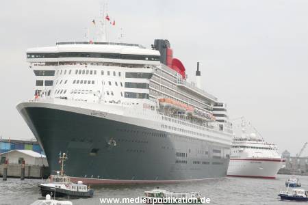 Queen Mary 2 25082006 013