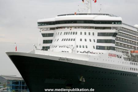 Queen Mary 2 25082006 017