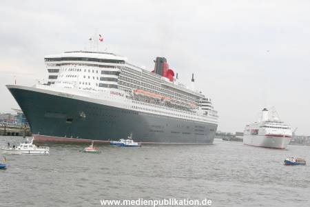 Queen Mary 2 25082006 019