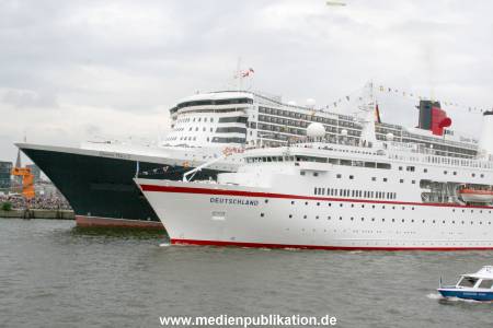 Queen Mary 2 25082006 031