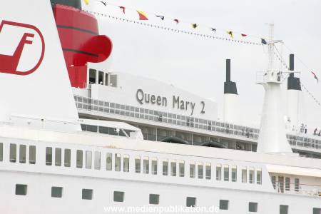 Queen Mary 2 25082006 033