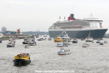 Queen Mary 2 25082006 072