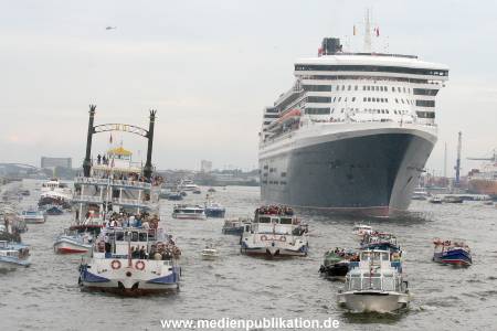 Queen Mary 2 25082006 075