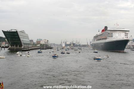 Queen Mary 2 25082006 081