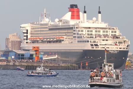 queen mary hamburg 2004 001