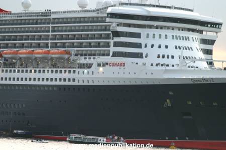 queen mary hamburg 2004 002