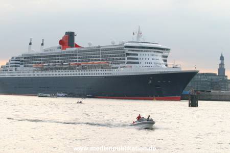 queen mary hamburg 2004 003