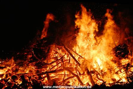 osterfeuer2005 001