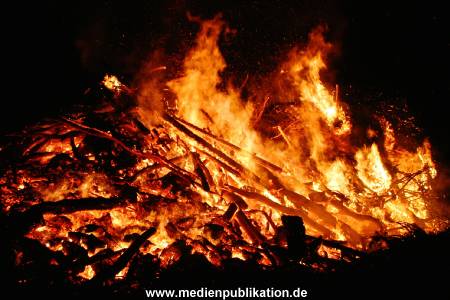 osterfeuer2005 006