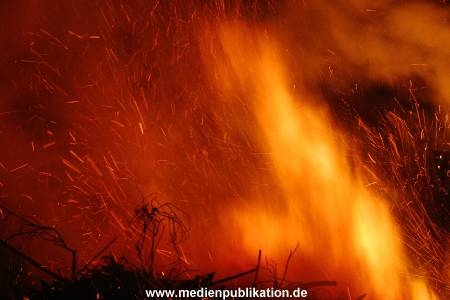 osterfeuer2005 007