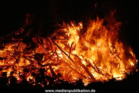 osterfeuer2005 008