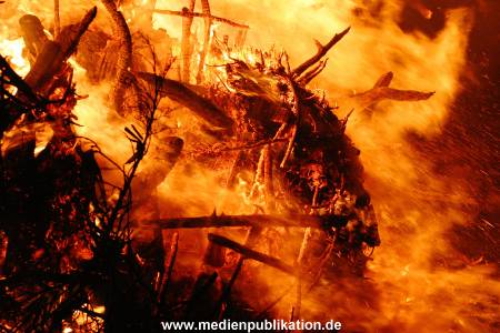 osterfeuer2005 009