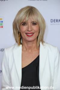 GoldeneBildDerFrau 20112024 390